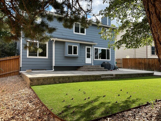 Building Photo - Broadmoor Glen 4 bedroom home
