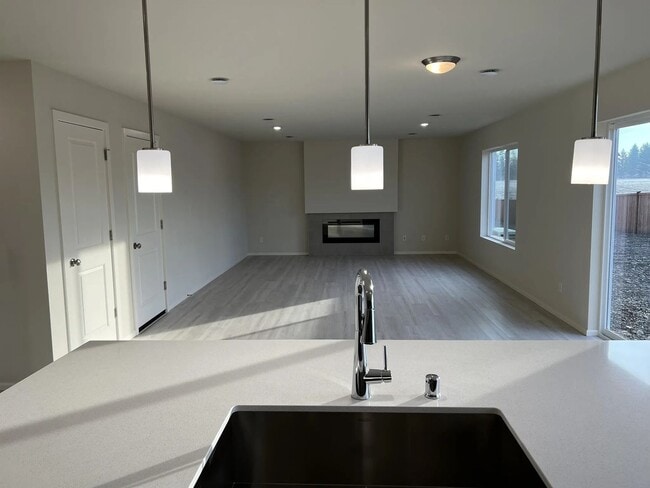 Building Photo - Enormous Two-Story Home- Available January 9th