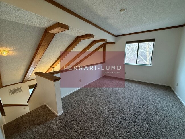 Building Photo - ?? Loft Style Townhome in Reno - Kay DeAlba Property! ??