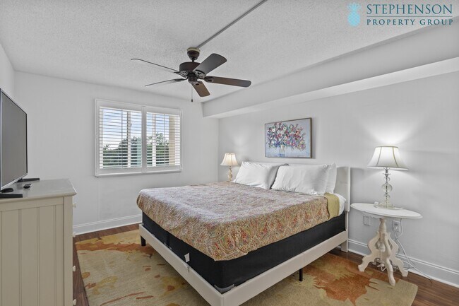 Building Photo - 1825 St Julian Pl