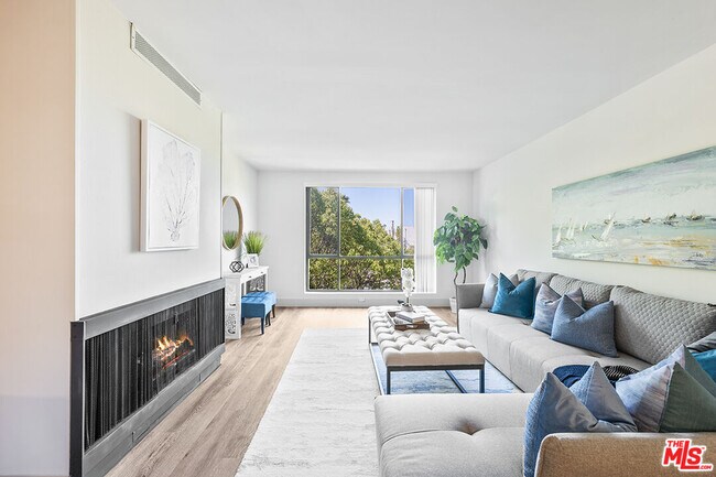 Building Photo - 821 3rd St