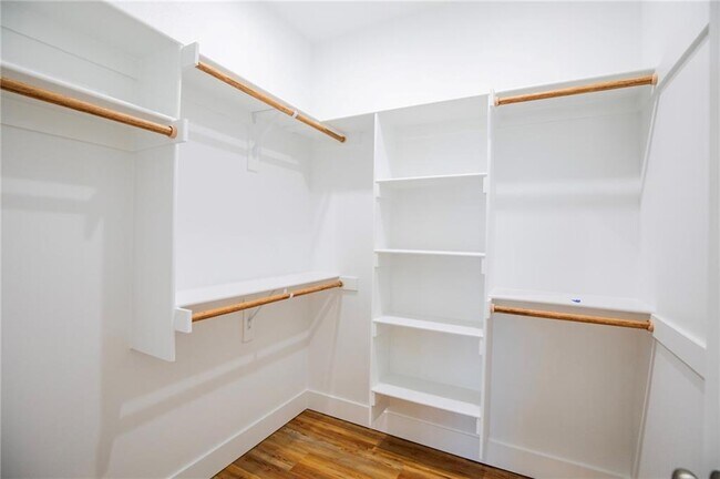 Building Photo - 907 Seaborn Way