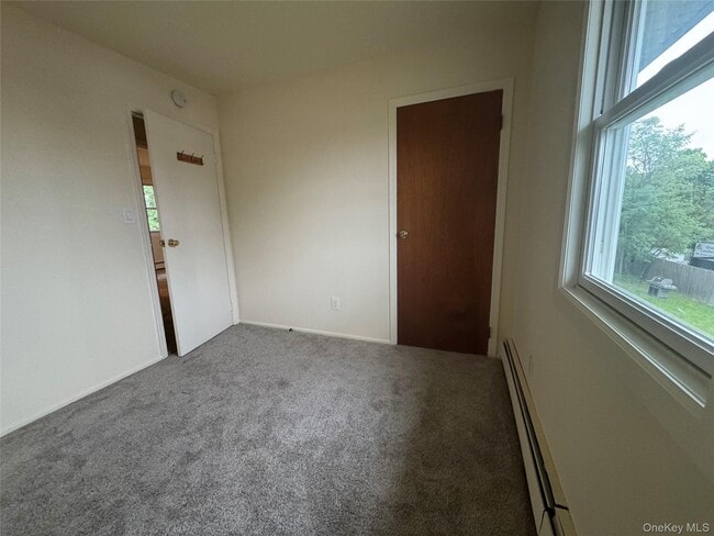 Building Photo - 6 Tredwell Ave