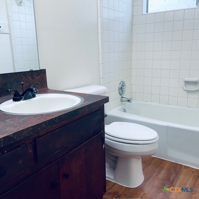 Building Photo - 422 Chisholm Valley Dr