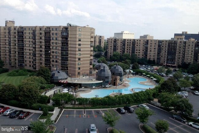 Building Photo - 8380 Greensboro Dr
