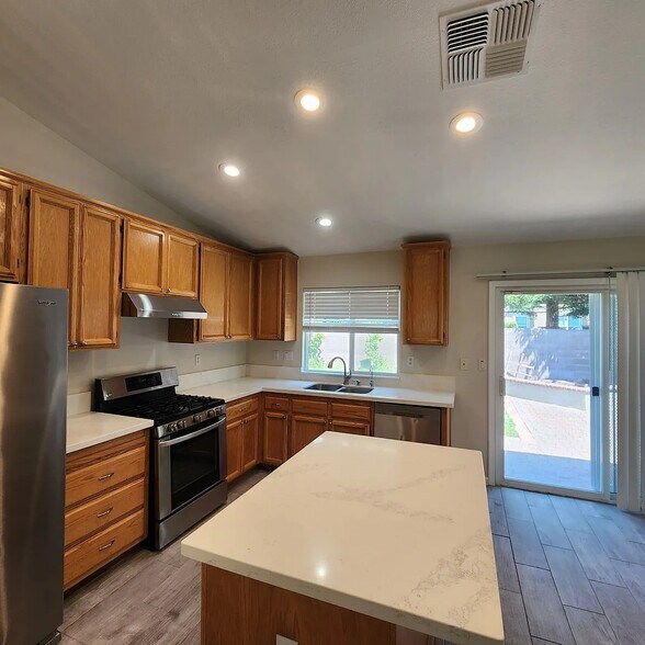 Building Photo - 9919 Tarzo Way