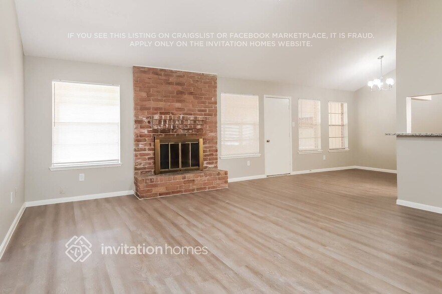 Building Photo - 16519 Cairngorm Dr
