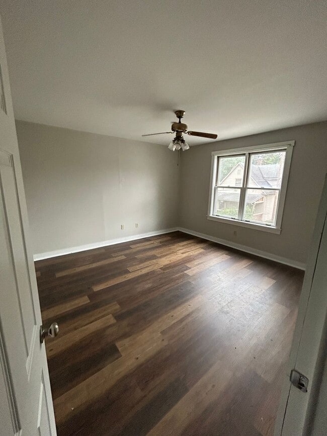 Building Photo - 516 Greenwood Ave