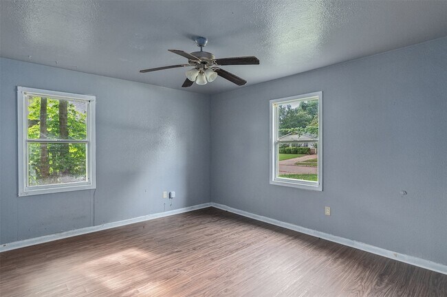 Building Photo - 1206 Olwen Dr