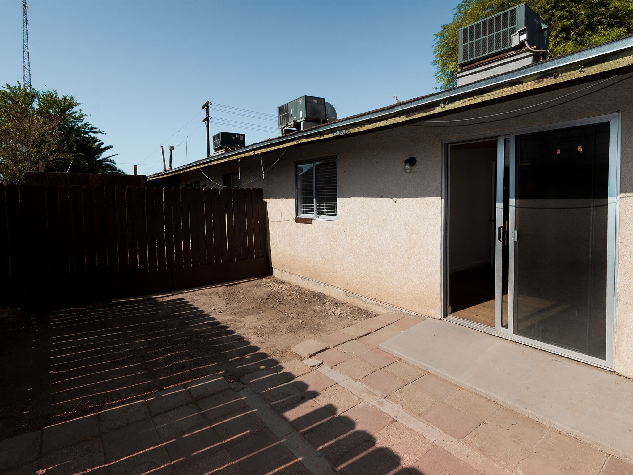 Building Photo - 321 W Orange Ave