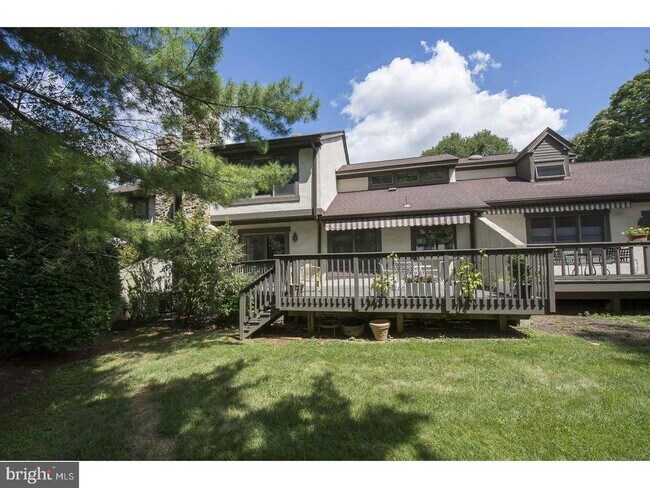 Building Photo - 206 Springhouse Pond