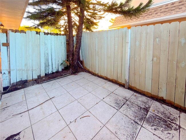 Building Photo - 2448 SW 42nd Ave