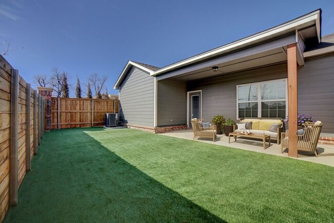 Building Photo - 3/2/2 Patio Home! Brand New Luxury Constru...