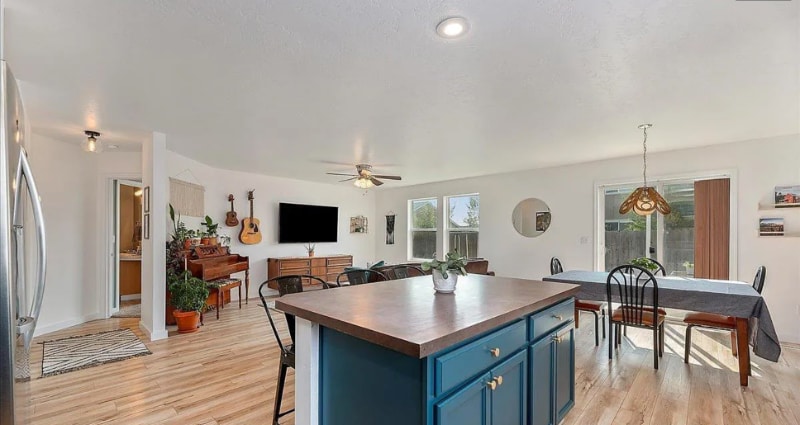 Building Photo - 765 SW Portal St