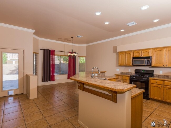 Building Photo - 10392 E 39th Pl