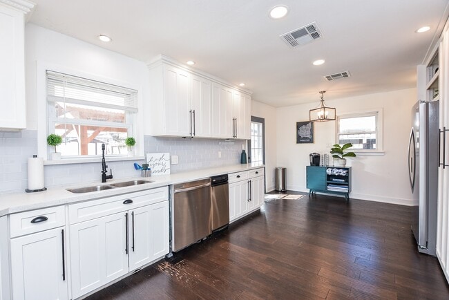 Building Photo - 4125 Lymbar Dr