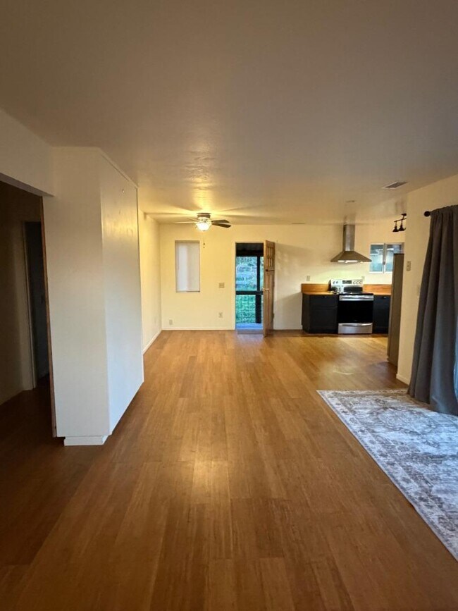 Building Photo - 11100 La Honda Rd