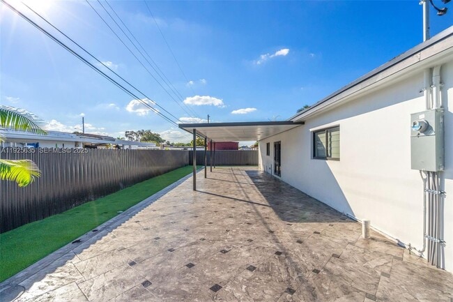 Building Photo - 864 W 69th Pl