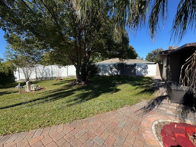 Building Photo - 724 Forest Glen Ct