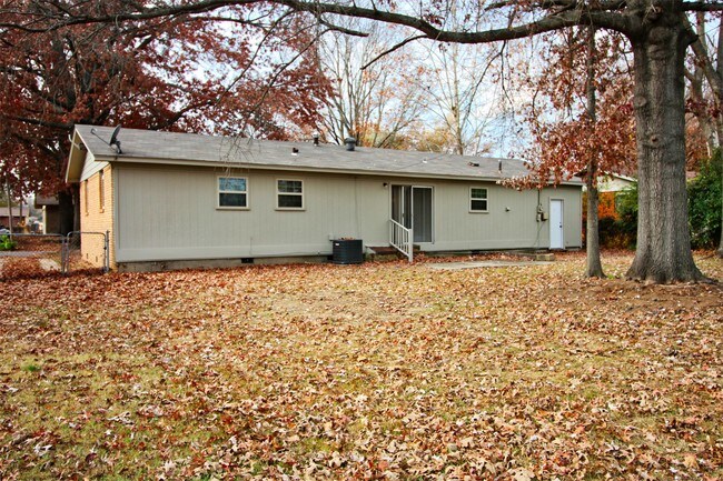 Building Photo - 7917 Hermitage Dr