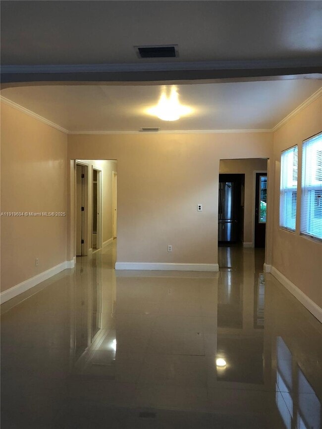 Building Photo - 76 NE 48th St