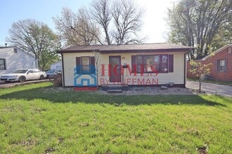 Building Photo - Two Bedroom House | Detached Garage