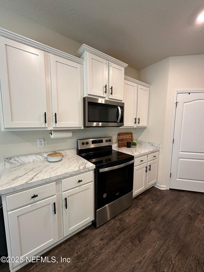 Building Photo - 2062 Garrison Wy