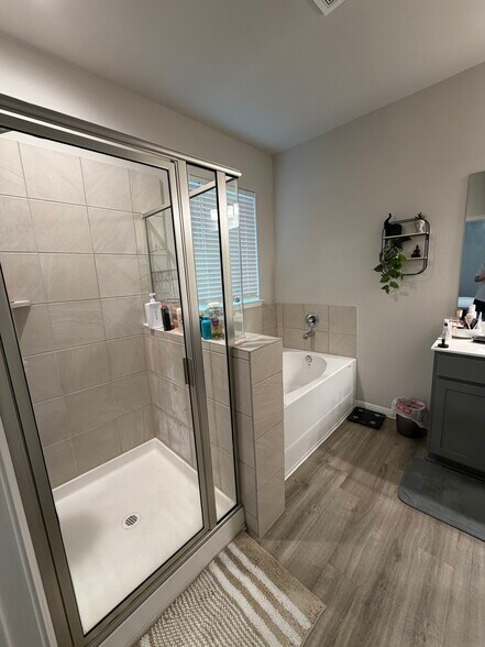 Building Photo - 27094 Grey Fox Run