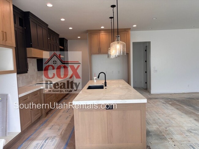 Building Photo - Ultimate Brand New Dream House - 6 bed | C...