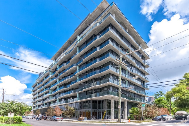 Building Photo - Cassa Brickell