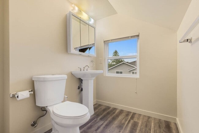 Building Photo - 2114 Dexter Ave N