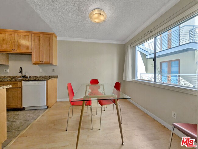 Building Photo - 1538 11th St