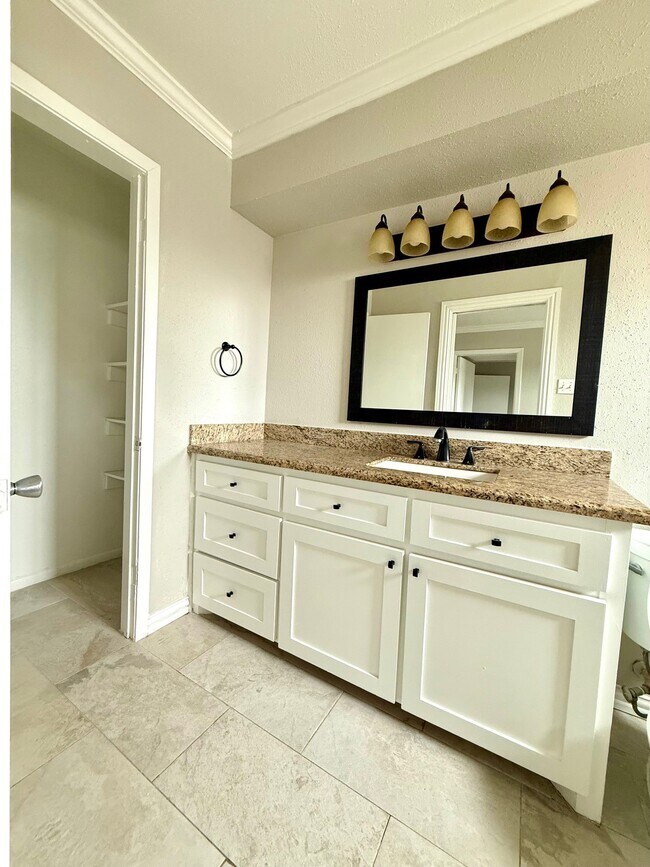 Building Photo - 1518 Wirt Rd