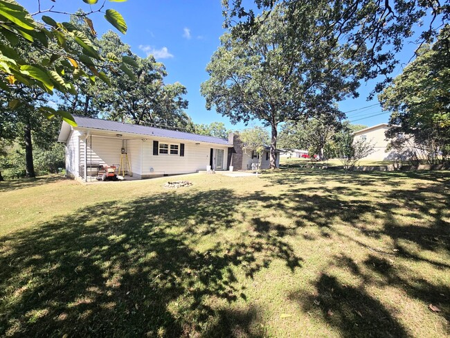 Building Photo - Home Close to Wes Gate of FLW