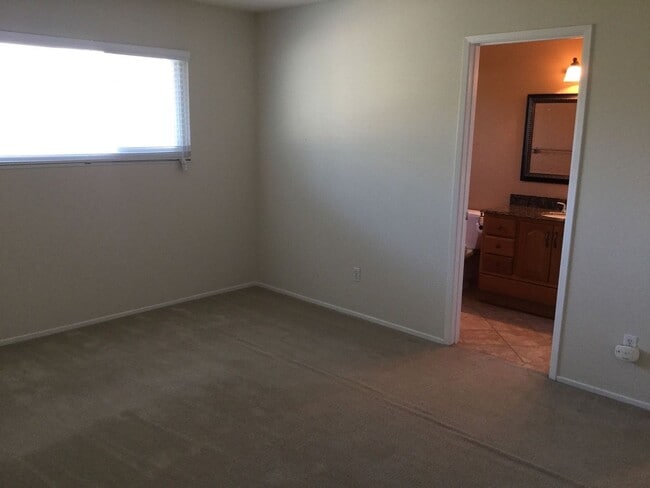 Building Photo - Available Now ~ Beautiful 4 bed/3 bath Home in Novato ~ Views ~ 2 Level