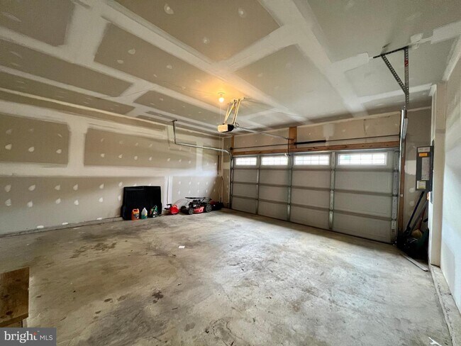 Building Photo - 255 Severna Pkwy