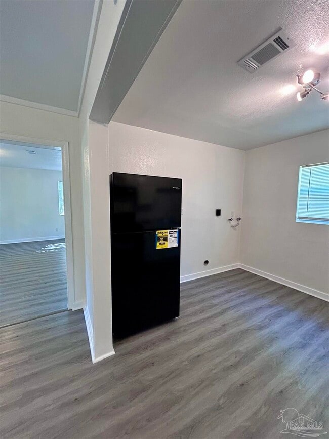 Building Photo - 409 Belmont Ave