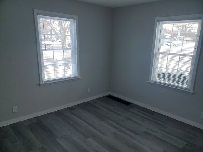 Building Photo - 1657 N Adams St