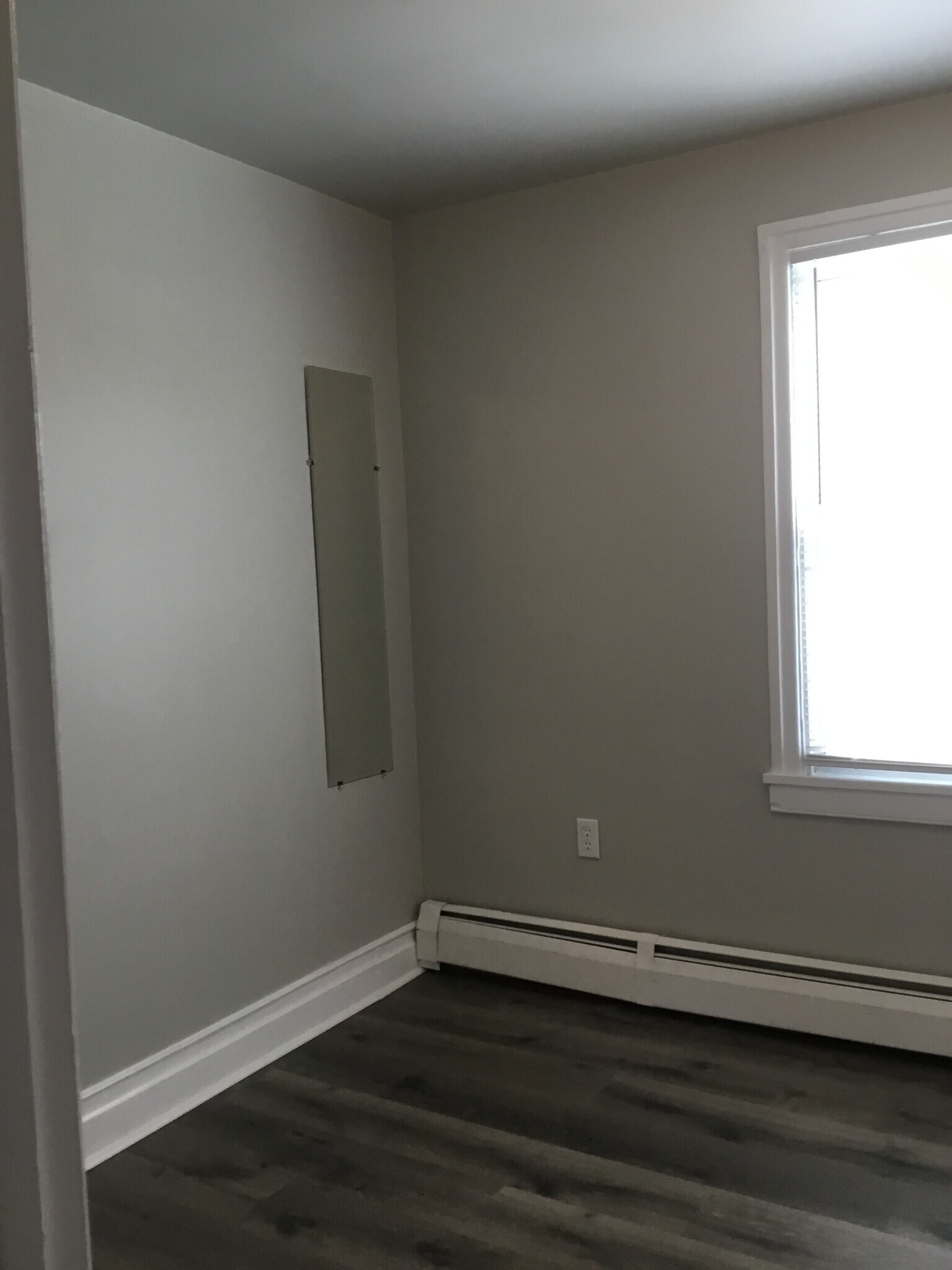 Building Photo - 6 S Ridge Rd