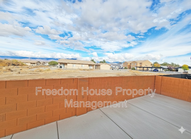 Building Photo - 1444 Star Rd