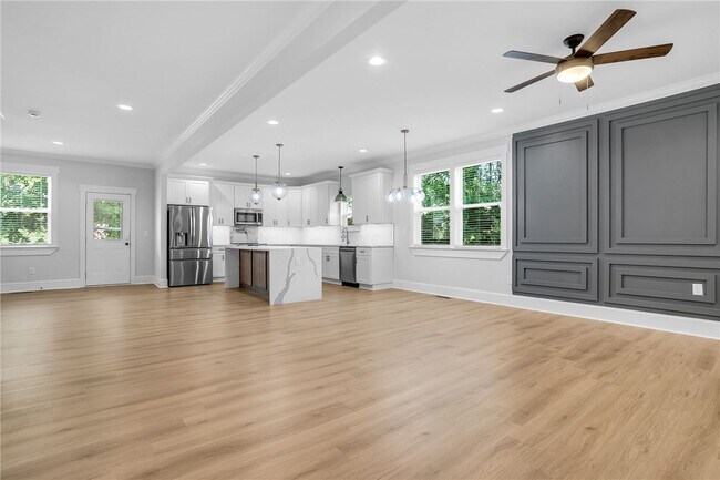 Building Photo - 108 Averill St
