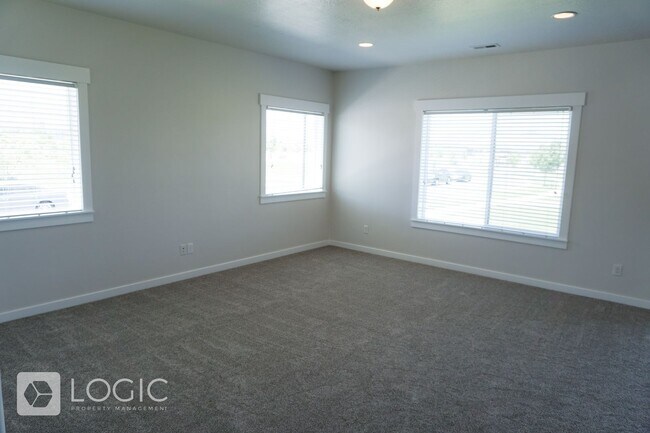 Building Photo - 15180 Gunpowder Ct