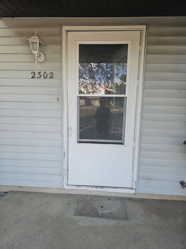 Primary Photo - 2302 Carnation Dr