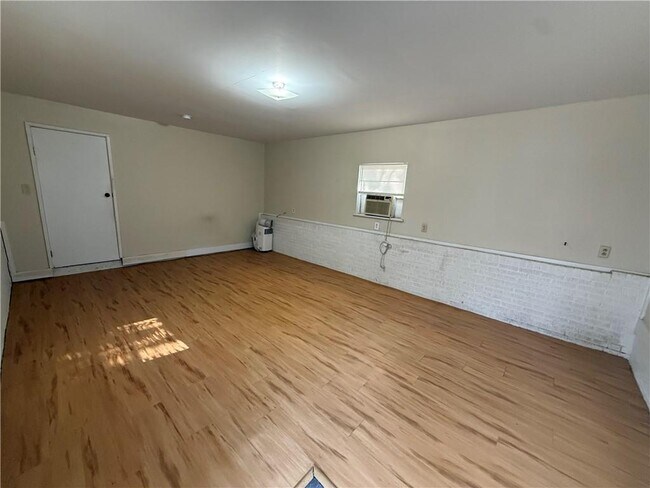 Building Photo - 312 Grant St