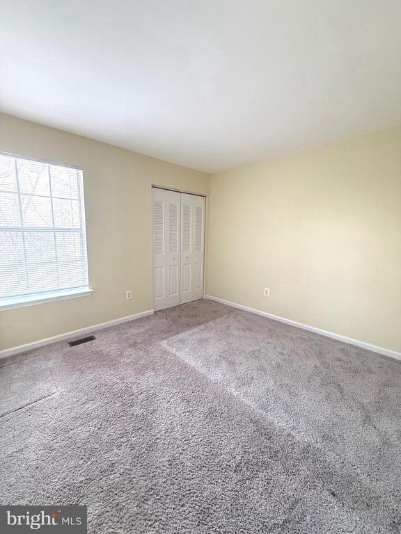 Building Photo - 409 Wind Ridge Dr