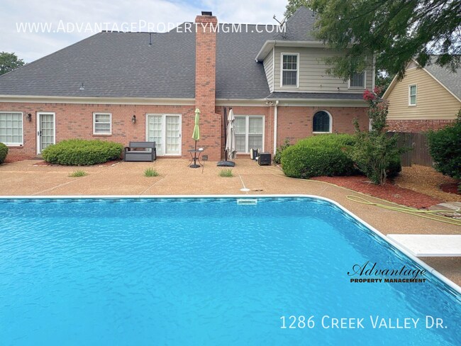 Building Photo - 1286 Creek Valley Dr