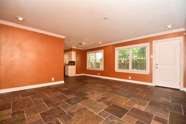 Building Photo - 5535 Berry Creek Dr