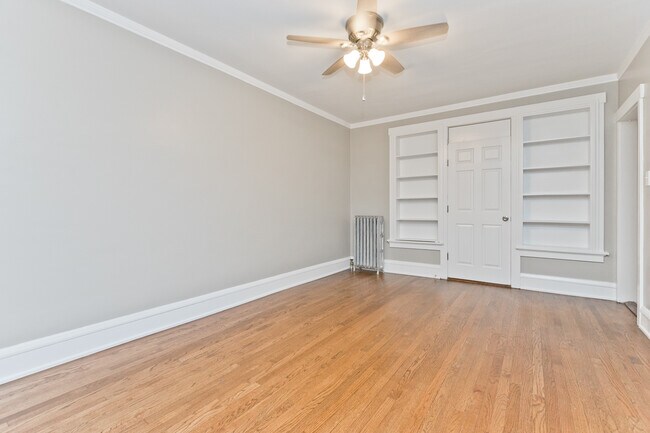 Building Photo - 1019 Dempster St