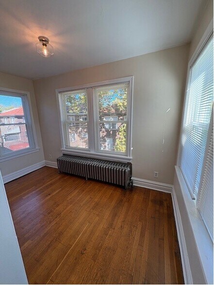 Bright sunroom - 7141 Tulane Ave