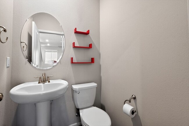 Building Photo - $500 gift card with lease signed by 10/1/25